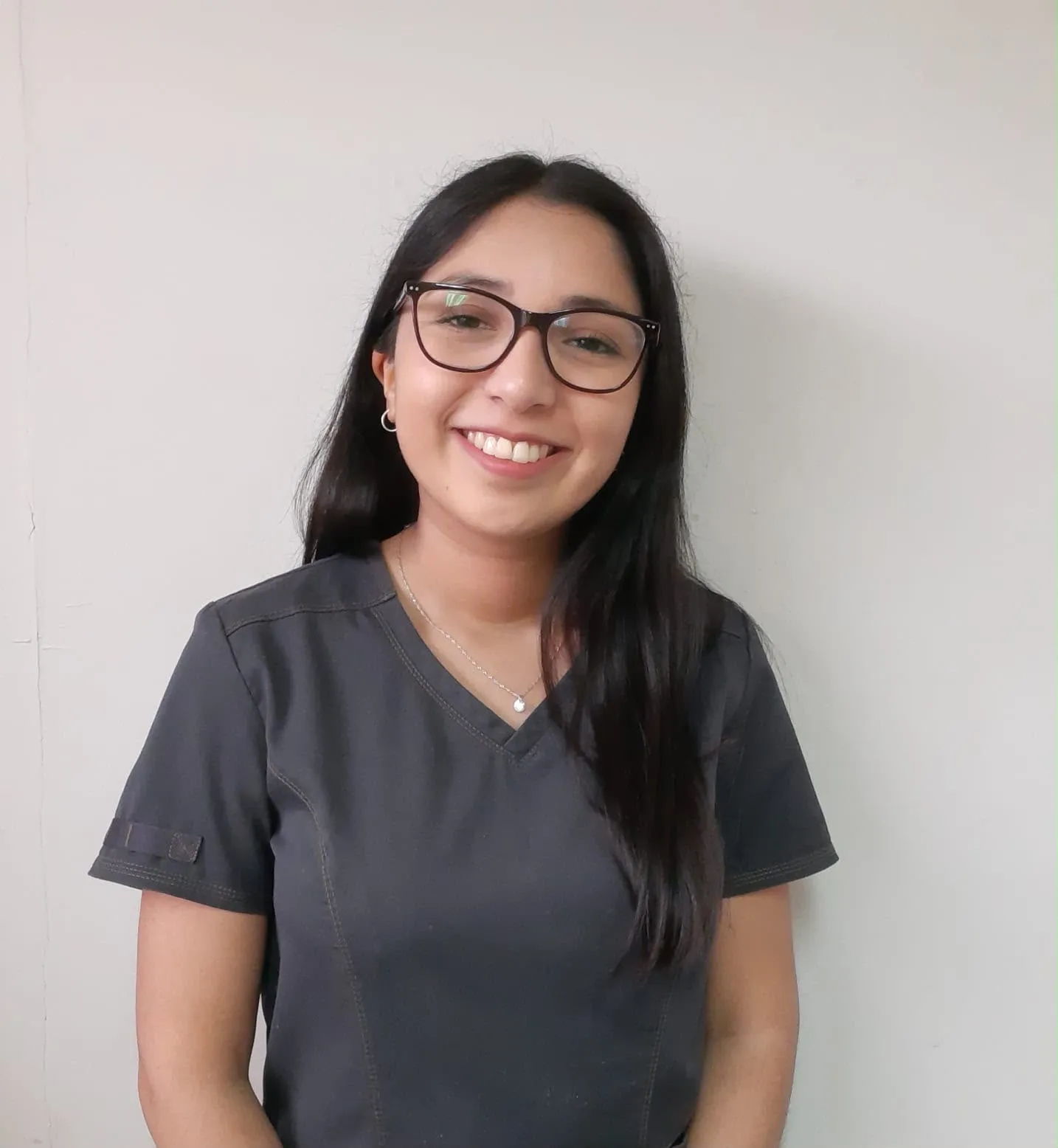 Retrato profesional de Yasna Borquez, fonoaudióloga